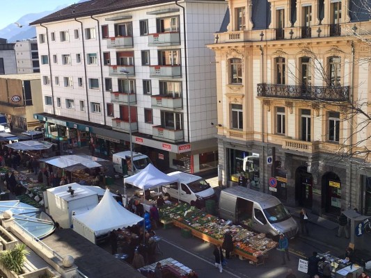 Wöchentlicher Markt am Donnerstagmorgen