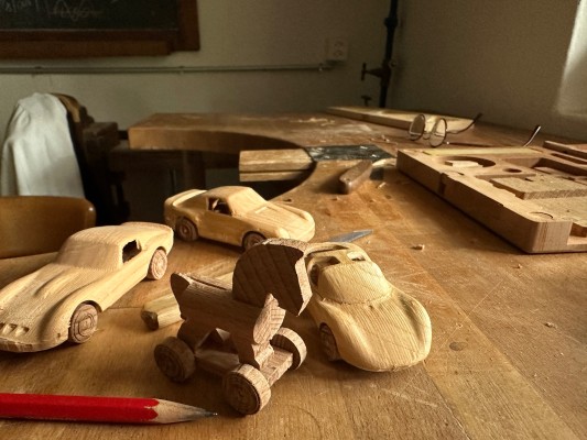 Eigenes Holzauto mit CNC herstellen