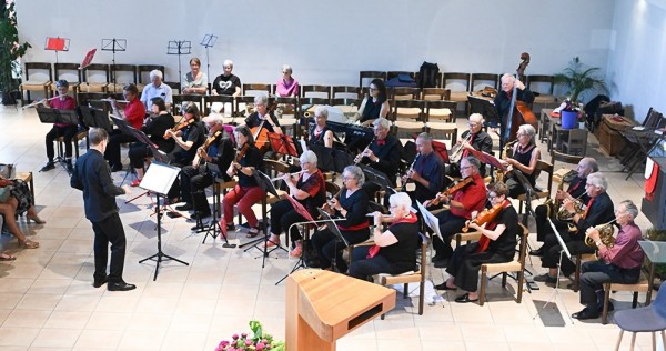 Generationen im Rhythmus Oberländer Vielharmoniker und Kindersinfonieorchester