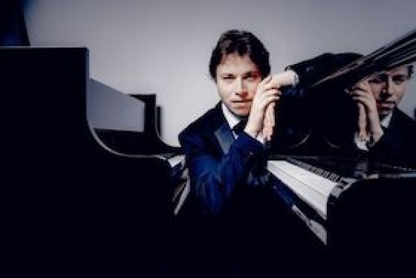 Orquesta Sinfónica de Friedrichshafen & Ilya Shmukler