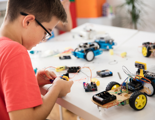 Après-midi créatif avec robotique et codage pour enfants