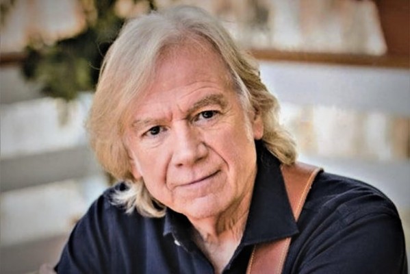 JUSTIN HAYWARD: LA GIRA LA HISTORIA EN TUS OJOS