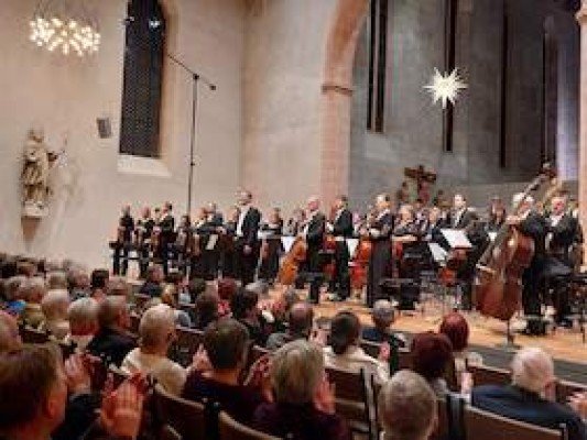 Conciertos de Año Nuevo 2027 - En nuestra casa - de la música de los salones de baile a la gemütlichkeit vienesa