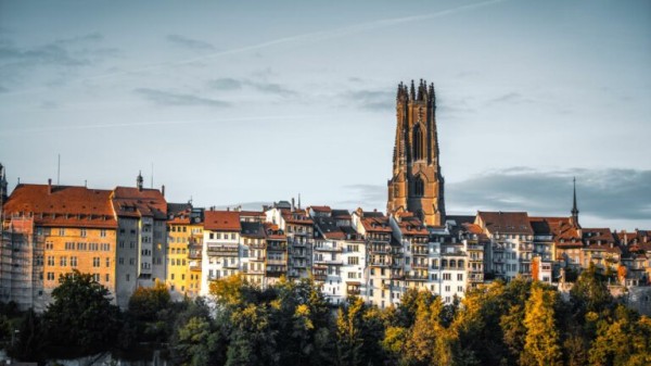 La Catillon or the destiny of a woman in the 18th century