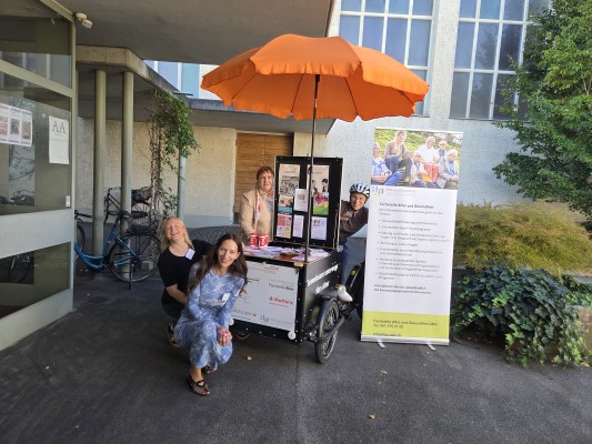 Die Fachstelle Alter und Gesundheit kommt mit dem Cargo-Velo zu Ihnen