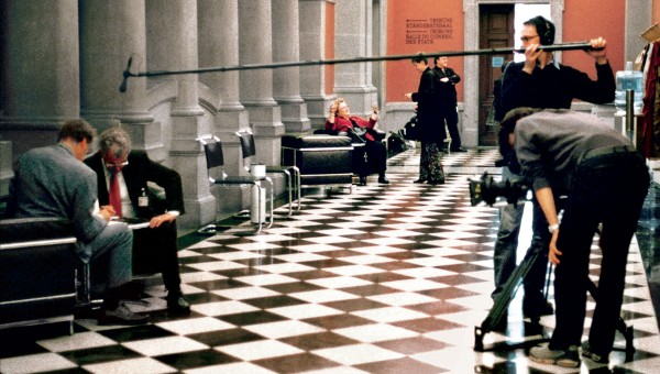 MAIS IM BUNDESHUUS, Jean-Stéphane Bron, CH 2003, OV/d, 90'