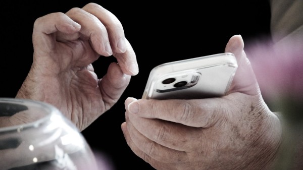 GenerationenDialog – Jugendliche bieten digitale Hilfe