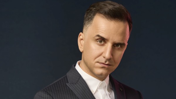 ÖZCAN COSAR | Asiento en la suite de Ticketmaster