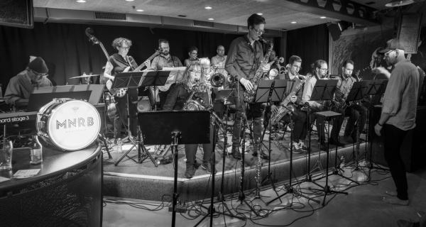 Monday Night Rehearsal Band featuring Simon Heggendorn Violine